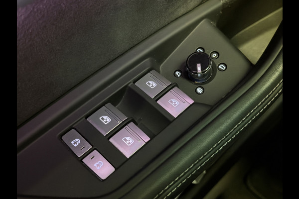 Audi Q8 e-tron 55 quattro S Comp 115 kWh|Pano|B&O|RS Stoelen|360|22"|DCC