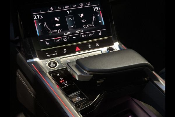 Audi Q8 e-tron 55 quattro S Comp 115 kWh|Pano|B&O|RS Stoelen|360|22"|DCC