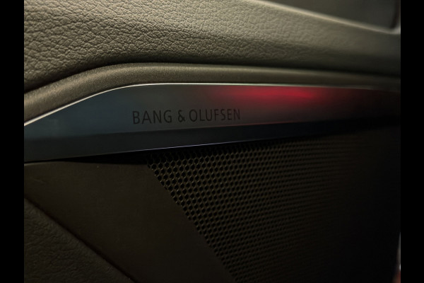 Audi Q8 e-tron 55 quattro S Comp 115 kWh|Pano|B&O|RS Stoelen|360|22"|DCC