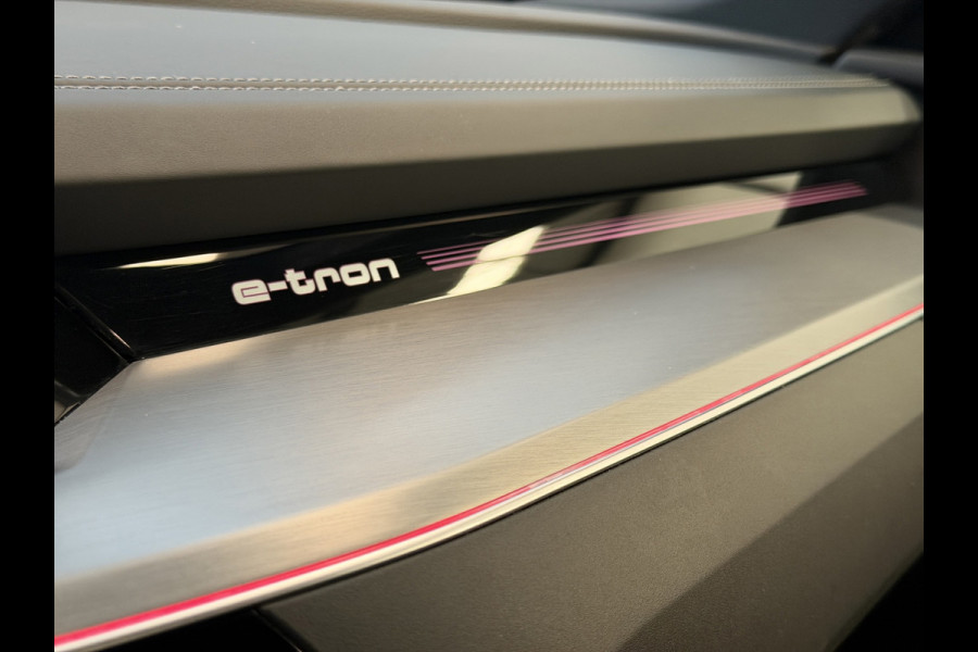 Audi Q8 e-tron 55 quattro S Comp 115 kWh|Pano|B&O|RS Stoelen|360|22"|DCC