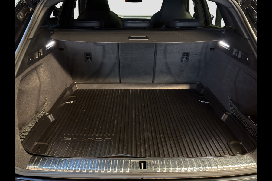 Audi Q8 e-tron 55 quattro S Comp 115 kWh|Pano|B&O|RS Stoelen|360|22"|DCC