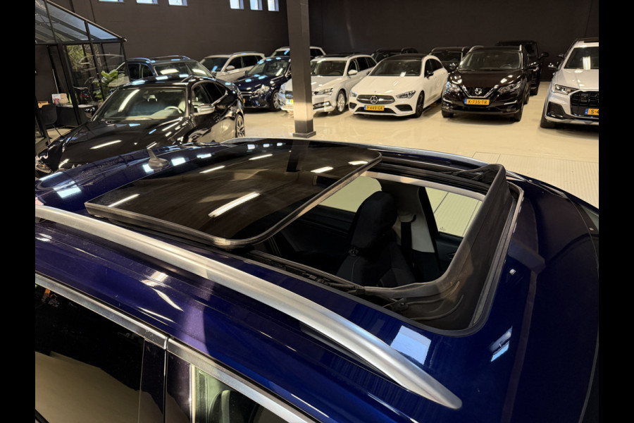 Volkswagen T-Roc 1.5 TSI Style | Pano | Adaptive cruise | Camera | Carplay | Full LED
