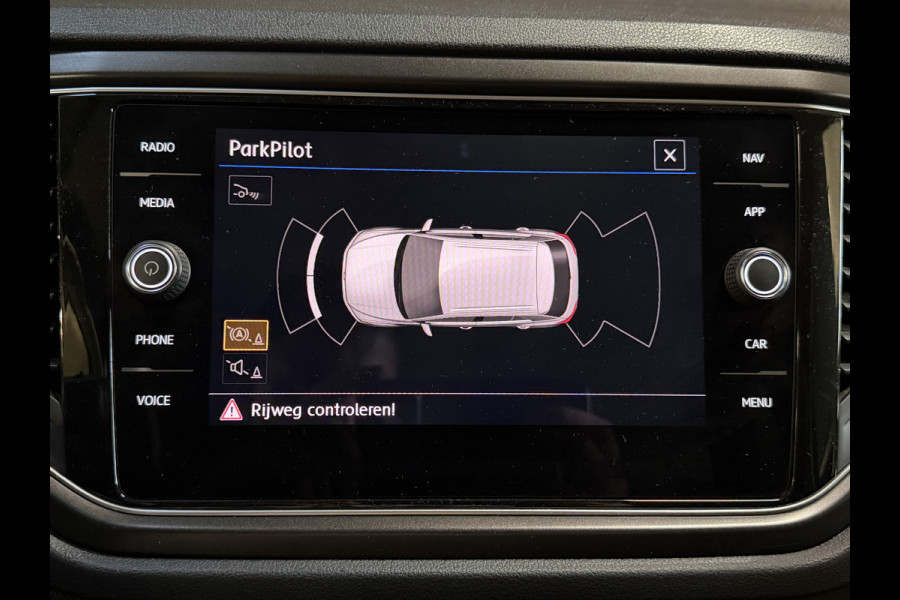 Volkswagen T-Roc 1.5 TSI Style | Pano | Adaptive cruise | Camera | Carplay | Full LED