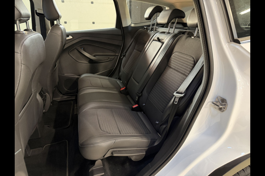 Ford Kuga 1.5 EcoBoost Titanium | Camera | Afn. trekhaak | Carplay | Keyless | Aut. inparkeren | Goed onderhouden