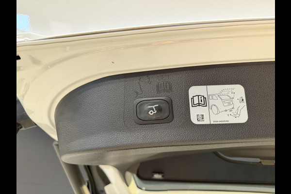 Ford Kuga 1.5 EcoBoost Titanium | Camera | Afn. trekhaak | Carplay | Keyless | Aut. inparkeren | Goed onderhouden