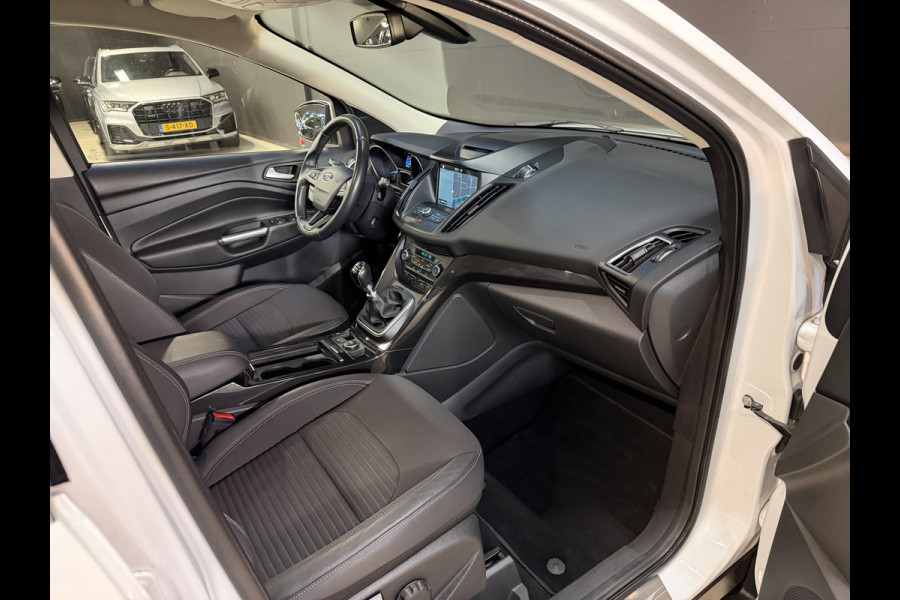 Ford Kuga 1.5 EcoBoost Titanium | Camera | Afn. trekhaak | Carplay | Keyless | Aut. inparkeren | Goed onderhouden