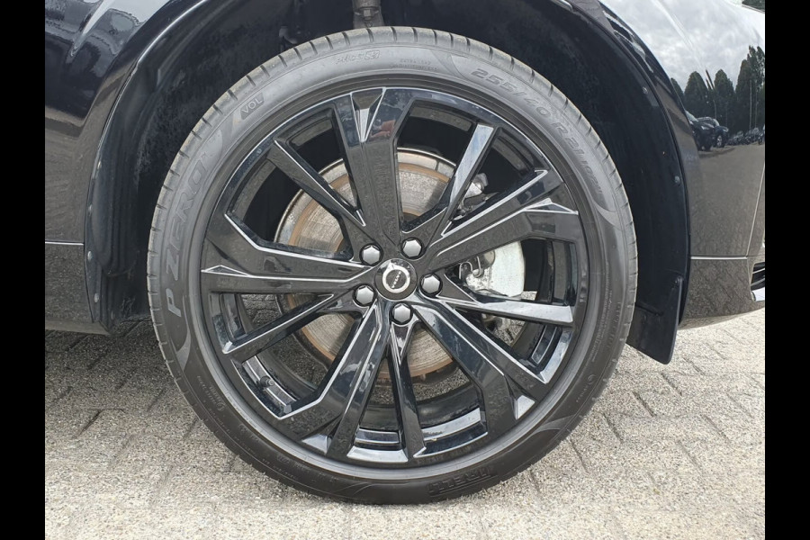 Volvo XC60 2.0 T8 Plug-in hybrid AWD BLACK EDITION (335kW/455PK) ** PANO, TREKH, ACC, WINTER, 21-inch LMV ** 30k onder NP - UNFALLFREI ** ** INFORMEER OOK NAAR ONZE AANTREKKELIJKE FINANCIAL-LEASE TARIEVEN **
