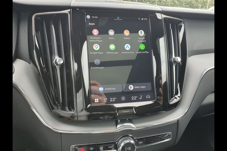 Volvo XC60 2.0 T8 Plug-in hybrid AWD BLACK EDITION (335kW/455PK) ** PANO, TREKH, ACC, WINTER, 21-inch LMV ** 30k onder NP - UNFALLFREI ** ** INFORMEER OOK NAAR ONZE AANTREKKELIJKE FINANCIAL-LEASE TARIEVEN **