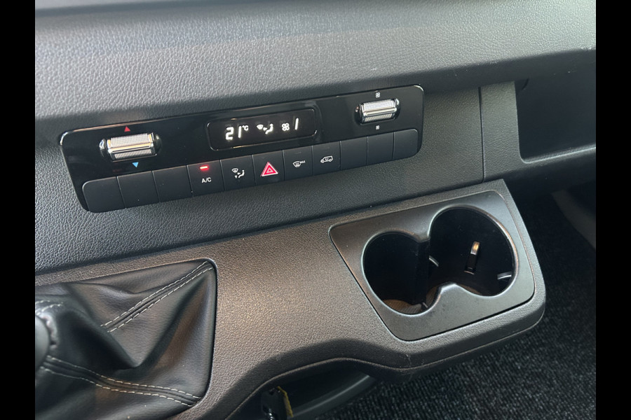 Mercedes-Benz Sprinter 317 CDI Bakwagen / Laadklep / Dak spoiler / Camera / Navigatie / Cruise control / Airco