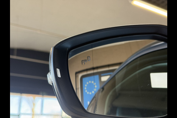 Volkswagen T-Cross 1.0 TSI DSG Style | Navi | Dode hoek | Stoelverwarming | PDC V+A | 100% Volkswagen Onderhouden!