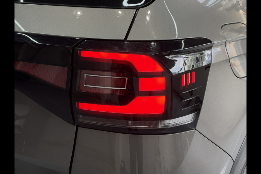 Volkswagen T-Cross 1.0 TSI DSG Style | Navi | Dode hoek | Stoelverwarming | PDC V+A | 100% Volkswagen Onderhouden!