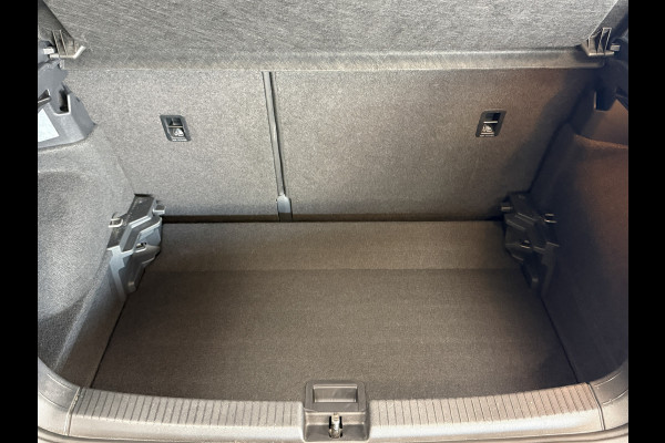 Volkswagen T-Cross 1.0 TSI DSG Style | Navi | Dode hoek | Stoelverwarming | PDC V+A | 100% Volkswagen Onderhouden!
