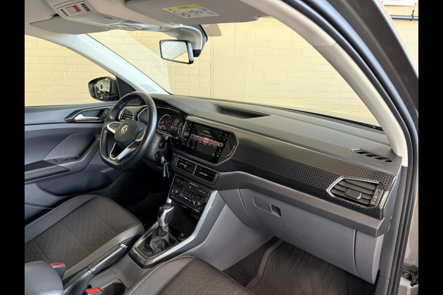 Volkswagen T-Cross 1.0 TSI DSG Style | Navi | Dode hoek | Stoelverwarming | PDC V+A | 100% Volkswagen Onderhouden!