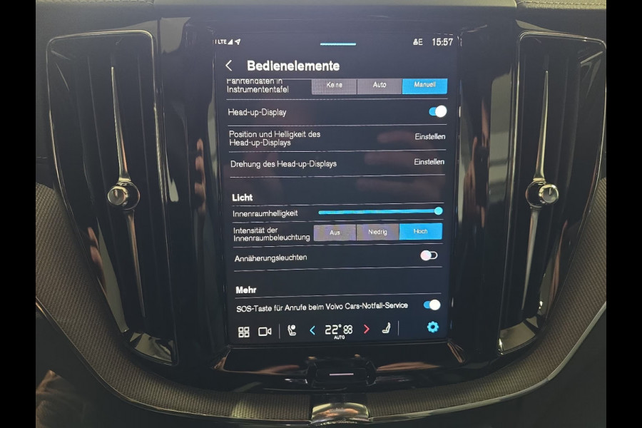 Volvo XC60 2.0 T8 Plug-in hybrid AWD BLACK EDITION (335kW/455PK) ** PANO, TREKH, ACC, HuD, 21-inch LMV ** 31k onder NP - UNFALLFREI ** ** INFORMEER OOK NAAR ONZE AANTREKKELIJKE FINANCIAL-LEASE TARIEVEN **