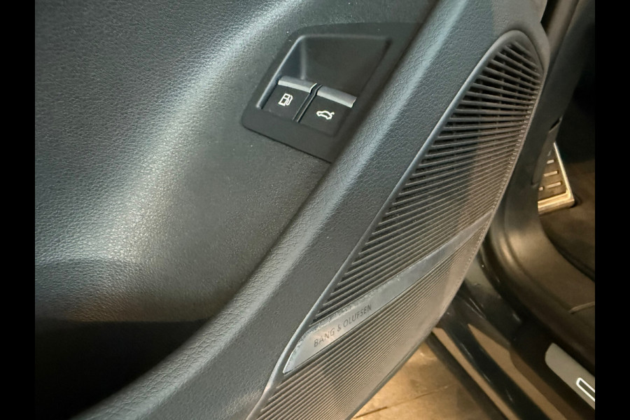 Audi Q8 60 TFSI e quattro S Line Pano|RS Seat|B&O|Trekhaak|Keyless