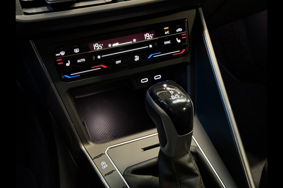 Volkswagen Taigo 1.0 TSI Style|IQ.Light|Camera|ACC|Trekhaak Afneembaar|Carplay|Stoelverwarming