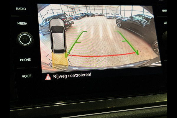 Volkswagen Taigo 1.0 TSI Style|IQ.Light|Camera|ACC|Trekhaak Afneembaar|Carplay|Stoelverwarming