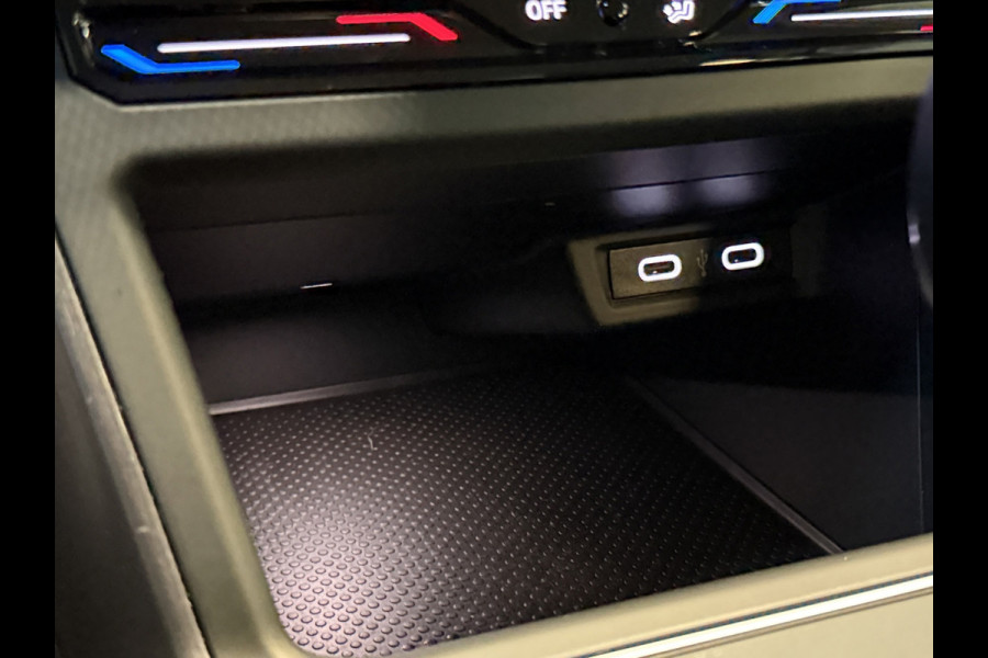 Volkswagen Taigo 1.0 TSI Style|IQ.Light|Camera|ACC|Trekhaak Afneembaar|Carplay|Stoelverwarming