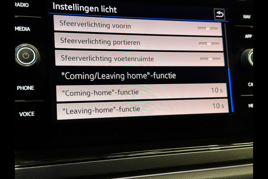 Volkswagen Taigo 1.0 TSI Style|IQ.Light|Camera|ACC|Trekhaak Afneembaar|Carplay|Stoelverwarming