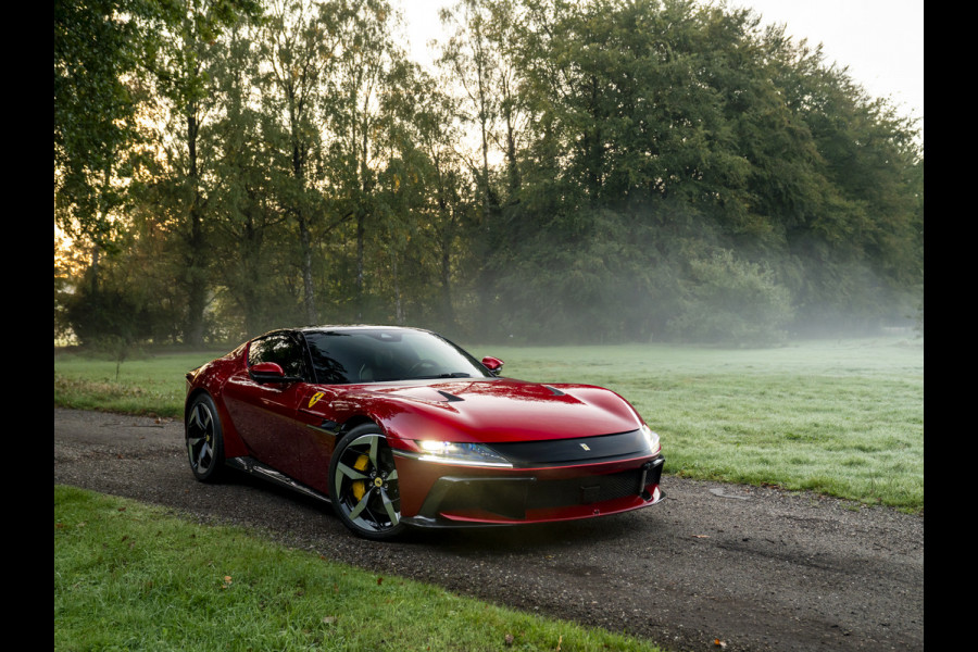 Ferrari 12Cilindri 6.5 V12 | Airbrushed shields | Full carbon | Rosso Magma