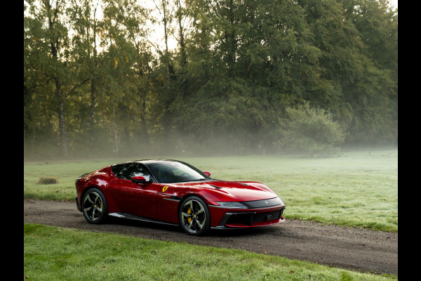 Ferrari 12Cilindri 6.5 V12 | Airbrushed shields | Full carbon | Rosso Magma