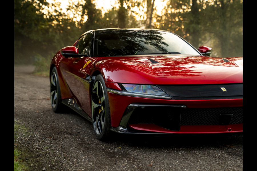 Ferrari 12Cilindri 6.5 V12 | Airbrushed shields | Full carbon | Rosso Magma