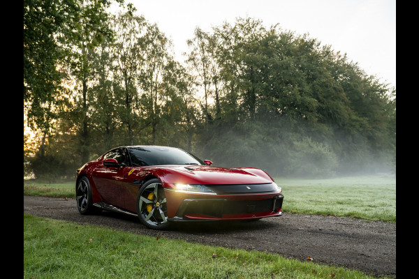 Ferrari 12Cilindri 6.5 V12 | Airbrushed shields | Full carbon | Rosso Magma