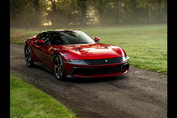 Ferrari 12Cilindri 6.5 V12 | Airbrushed shields | Full carbon | Rosso Magma