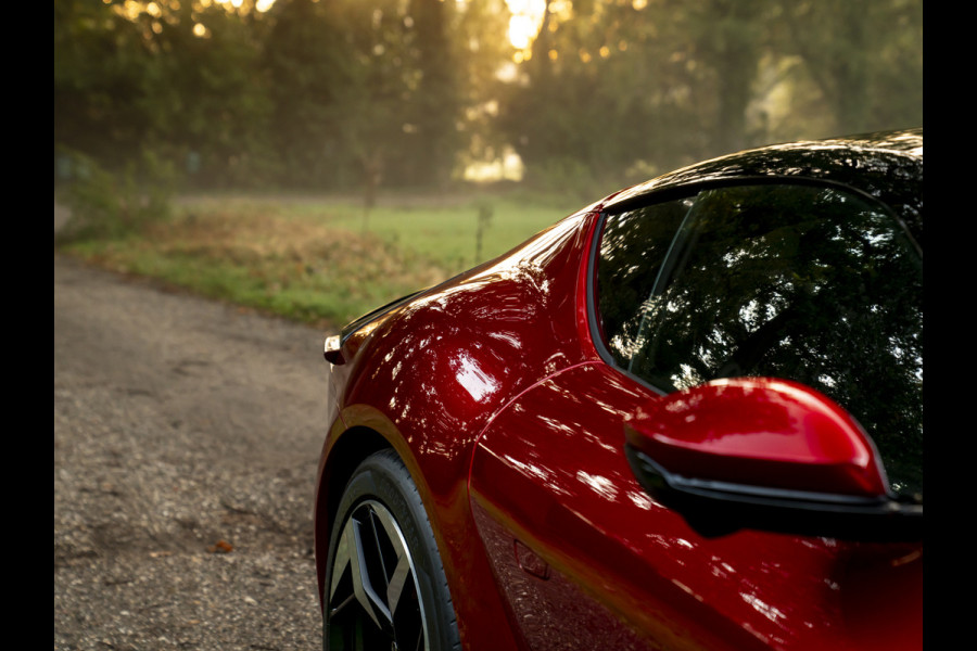 Ferrari 12Cilindri 6.5 V12 | Airbrushed shields | Full carbon | Rosso Magma