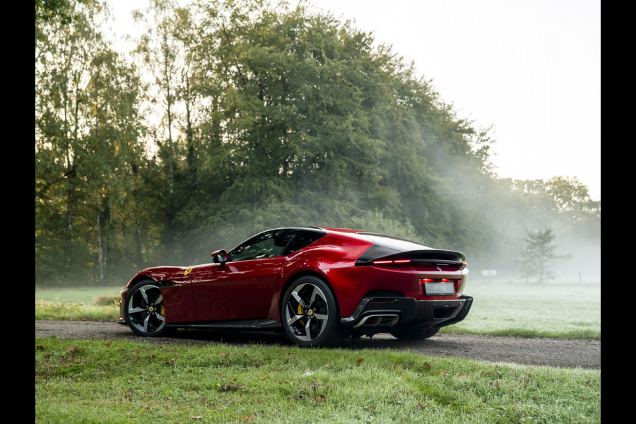 Ferrari 12Cilindri 6.5 V12 | Airbrushed shields | Full carbon | Rosso Magma