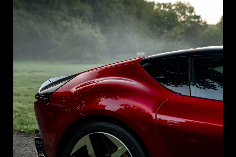 Ferrari 12Cilindri 6.5 V12 | Airbrushed shields | Full carbon | Rosso Magma