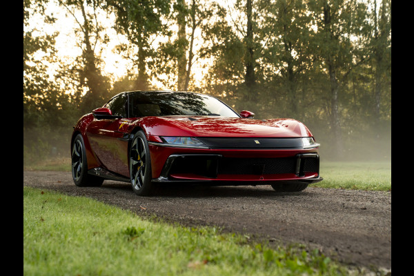 Ferrari 12Cilindri 6.5 V12 | Airbrushed shields | Full carbon | Rosso Magma