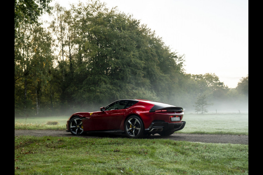 Ferrari 12Cilindri 6.5 V12 | Airbrushed shields | Full carbon | Rosso Magma
