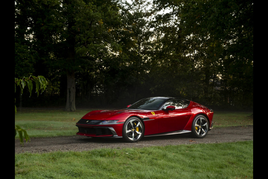 Ferrari 12Cilindri 6.5 V12 | Airbrushed shields | Full carbon | Rosso Magma