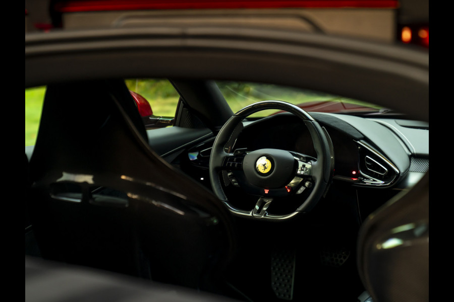 Ferrari 12Cilindri 6.5 V12 | Airbrushed shields | Full carbon | Rosso Magma