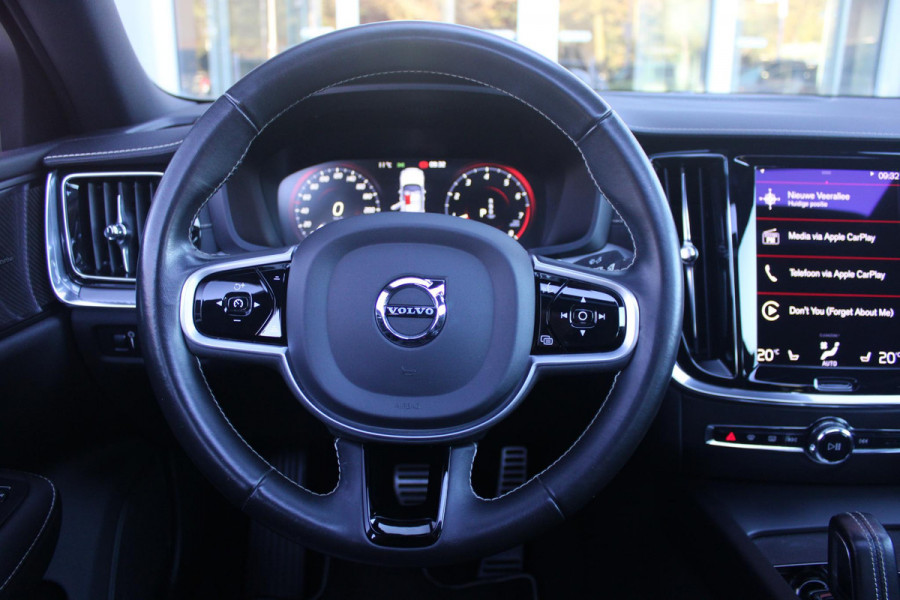 Volvo S60 2.0 B5 250PK AUTOMAAT R-DESIGN 20'' | PANORAMISCH SCHUIF/KANTELDAK | PREMIUM AUDIO BY HARMAN KARDON | 20" 5-TRIPPLE SPAAKS BLACK/DIAMAND CUT LICHTMETALEN VELGEN | BLINDSPOT INFOMATION SYSTEM (BLIS) | VERWARMDE VOORRUIT |VERWARMDE AQUABLADE RUITENWISSERBLADEN | PILOT ASSIST | APPLE CARPLAY / ANDROID AUTO | DODEHOEKDETECTIE |  ADAPTIEVE CRUISECONTROL | R-DESIGN BEKLEDING MET NAPPA LEDER I.C.M. OPEN GRID TEXTIEL | ELEKTRISCH VERSTELBARE CONTOUR STOELEN (SPORTSTOELEN) MET GEHEUGEN OP BEIDE VOORSTOELEN (POWERSEATS) |VERWARMDE VOORSTOELEN EN ACHTERBANK | VERWARMD STUURWIEL |