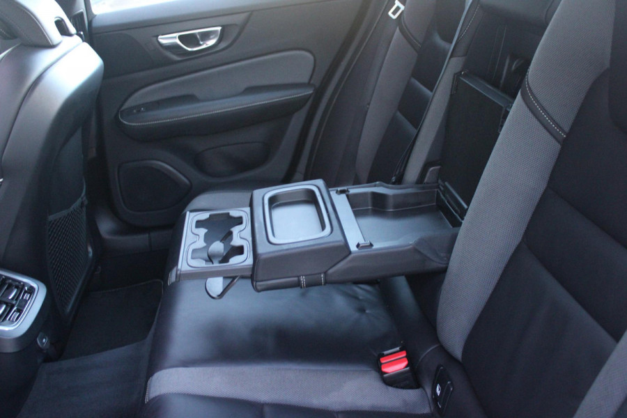 Volvo S60 2.0 B5 250PK AUTOMAAT R-DESIGN 20'' | PANORAMISCH SCHUIF/KANTELDAK | PREMIUM AUDIO BY HARMAN KARDON | 20" 5-TRIPPLE SPAAKS BLACK/DIAMAND CUT LICHTMETALEN VELGEN | BLINDSPOT INFOMATION SYSTEM (BLIS) | VERWARMDE VOORRUIT |VERWARMDE AQUABLADE RUITENWISSERBLADEN | PILOT ASSIST | APPLE CARPLAY / ANDROID AUTO | DODEHOEKDETECTIE |  ADAPTIEVE CRUISECONTROL | R-DESIGN BEKLEDING MET NAPPA LEDER I.C.M. OPEN GRID TEXTIEL | ELEKTRISCH VERSTELBARE CONTOUR STOELEN (SPORTSTOELEN) MET GEHEUGEN OP BEIDE VOORSTOELEN (POWERSEATS) |VERWARMDE VOORSTOELEN EN ACHTERBANK | VERWARMD STUURWIEL |