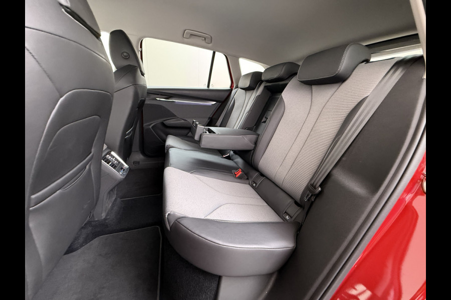 Škoda ENYAQ iV 60 SOH 92% Adap.Cruise 360°Camera Stuur+Achterbank+Stoel Verwarming Elek.Stoel+Memory 3-Zone Ecc Elek.Achterklep Apple Carplay A Assistentie+Climate+Comfort plus 2+Parkeer+Sport+Licht-pakket Privacy Glas Lmv 20" DAB P-Assist 1e Eigenaar Dealeronderhouden Origineel Nederlandse Auto