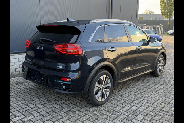 Kia e-Niro ExecutiveLine 64 kWh 17"/SOH 100%/Leder + memory/Schuif-kanteldak/Stuur + stoelverwarming v+a + koeling v/Dodehoek/Keyless/Apple Carplay & Android Auto