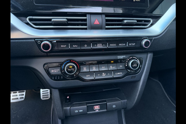 Kia e-Niro ExecutiveLine 64 kWh 17"/SOH 100%/Leder + memory/Schuif-kanteldak/Stuur + stoelverwarming v+a + koeling v/Dodehoek/Keyless/Apple Carplay & Android Auto