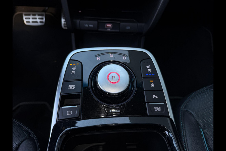 Kia e-Niro ExecutiveLine 64 kWh 17"/SOH 100%/Leder + memory/Schuif-kanteldak/Stuur + stoelverwarming v+a + koeling v/Dodehoek/Keyless/Apple Carplay & Android Auto