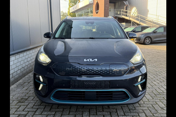 Kia e-Niro ExecutiveLine 64 kWh 17"/SOH 100%/Leder + memory/Schuif-kanteldak/Stuur + stoelverwarming v+a + koeling v/Dodehoek/Keyless/Apple Carplay & Android Auto