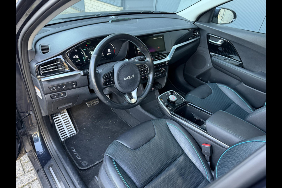 Kia e-Niro ExecutiveLine 64 kWh 17"/SOH 100%/Leder + memory/Schuif-kanteldak/Stuur + stoelverwarming v+a + koeling v/Dodehoek/Keyless/Apple Carplay & Android Auto