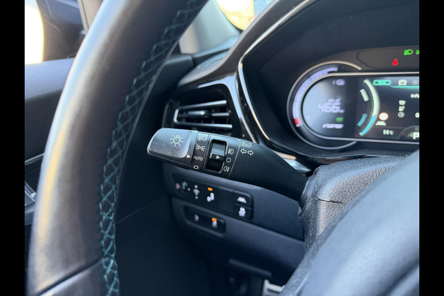 Kia e-Niro ExecutiveLine 64 kWh 17"/SOH 100%/Leder + memory/Schuif-kanteldak/Stuur + stoelverwarming v+a + koeling v/Dodehoek/Keyless/Apple Carplay & Android Auto