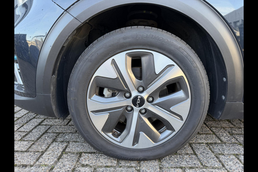 Kia e-Niro ExecutiveLine 64 kWh 17"/SOH 100%/Leder + memory/Schuif-kanteldak/Stuur + stoelverwarming v+a + koeling v/Dodehoek/Keyless/Apple Carplay & Android Auto