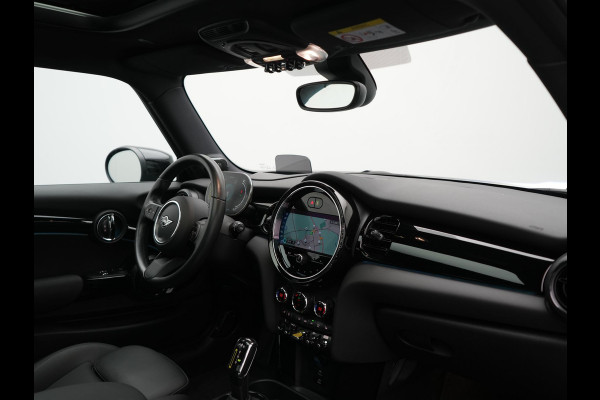 MINI Electric Cooper SE 33 kWh 184pk Dealer O.H. | Panodak | Head Up | Warmtepomp | Camera | Harman / Kardon | Lederen Sportstoelen Verwarmd | Sfeerverlichting | Keyless | Apple Carplay | Navigatie | DAB |