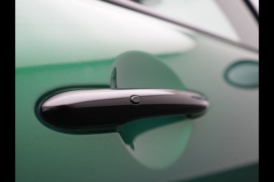 MINI Electric Cooper SE 33 kWh 184pk Dealer O.H. | Panodak | Head Up | Warmtepomp | Camera | Harman / Kardon | Lederen Sportstoelen Verwarmd | Sfeerverlichting | Keyless | Apple Carplay | Navigatie | DAB |