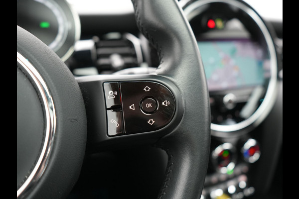 MINI Electric Cooper SE 33 kWh 184pk Dealer O.H. | Panodak | Head Up | Warmtepomp | Camera | Harman / Kardon | Lederen Sportstoelen Verwarmd | Sfeerverlichting | Keyless | Apple Carplay | Navigatie | DAB |