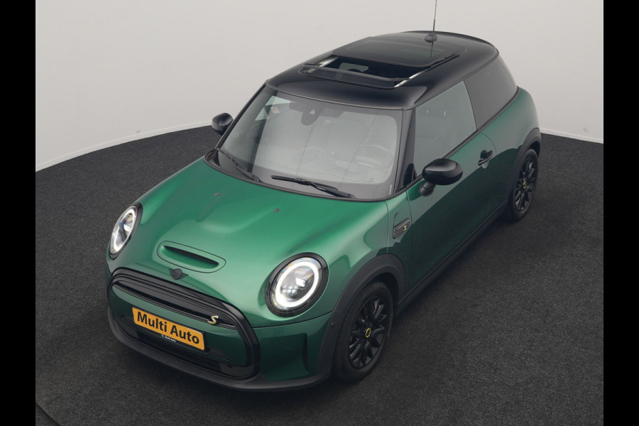 MINI Electric Cooper SE 33 kWh 184pk Dealer O.H. | Panodak | Head Up | Warmtepomp | Camera | Harman / Kardon | Lederen Sportstoelen Verwarmd | Sfeerverlichting | Keyless | Apple Carplay | Navigatie | DAB |