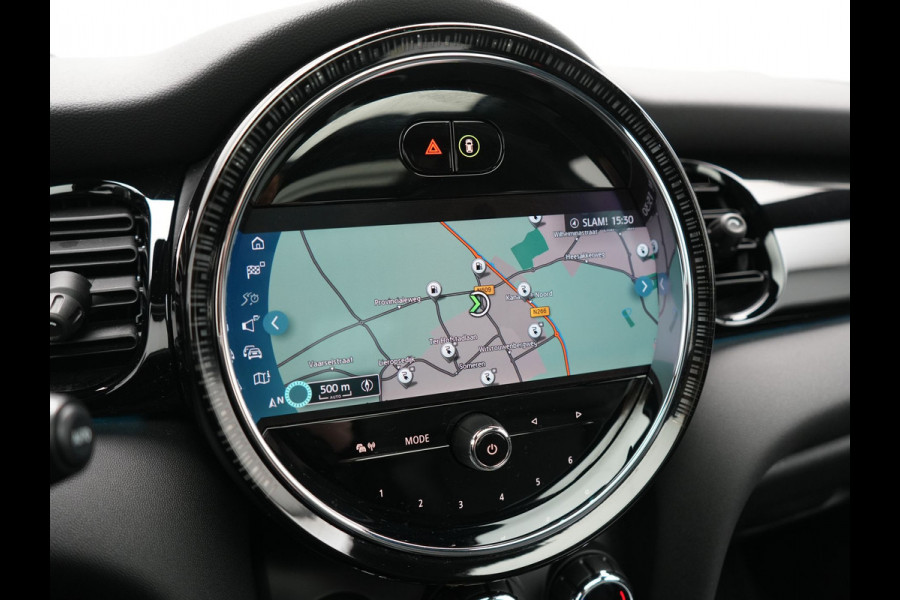MINI Electric Cooper SE 33 kWh 184pk Dealer O.H. | Panodak | Head Up | Warmtepomp | Camera | Harman / Kardon | Lederen Sportstoelen Verwarmd | Sfeerverlichting | Keyless | Apple Carplay | Navigatie | DAB |
